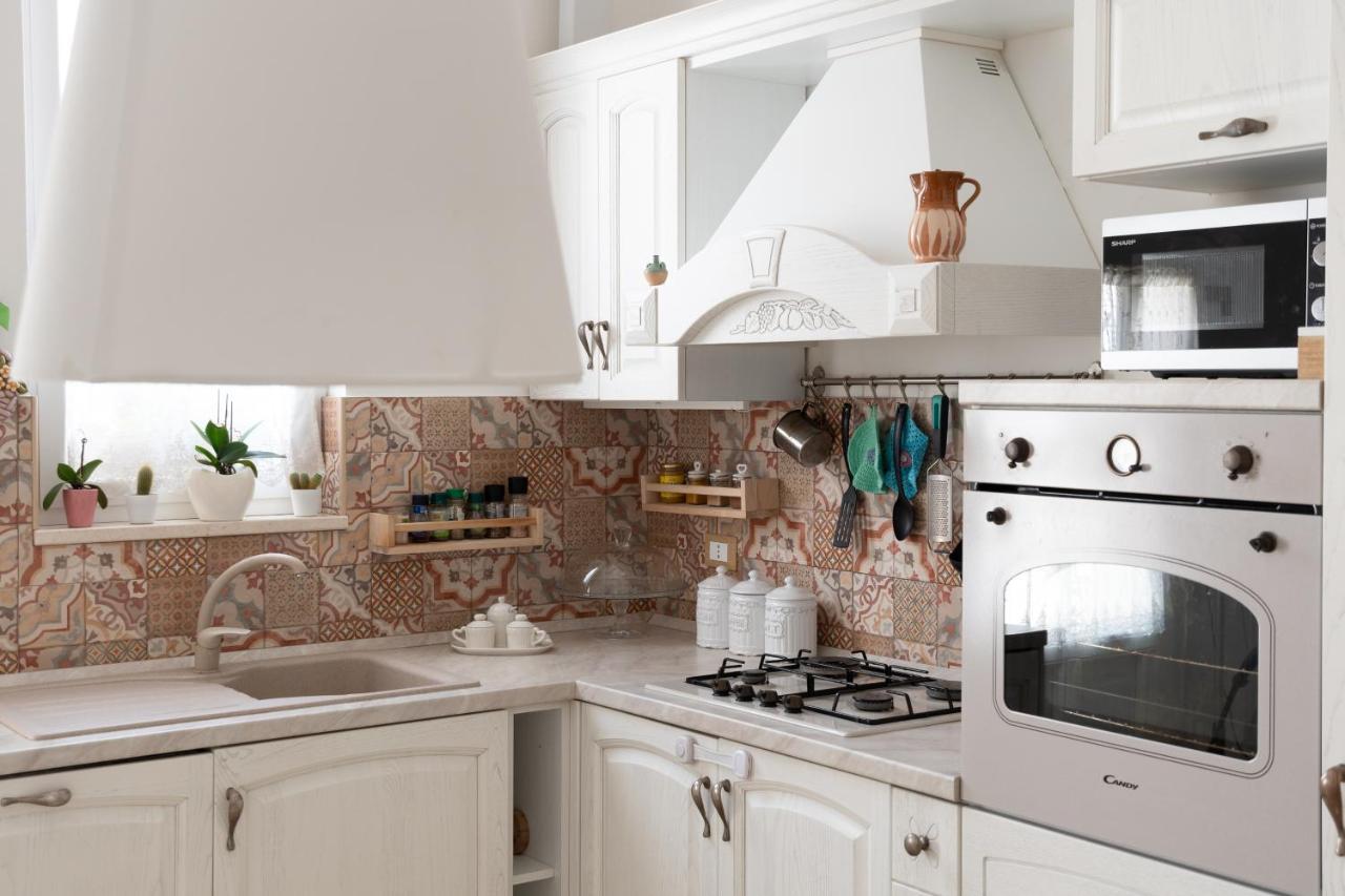Il Cortiletto Apartment Taranto Bagian luar foto